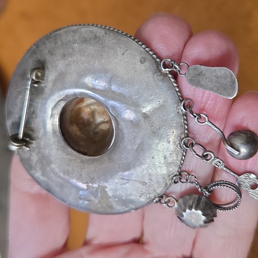 Vintage Mexico 925 Sterling Western Hat Sombrero Brooch Charms Guitar! 13 Grams - Picture 6 of 7